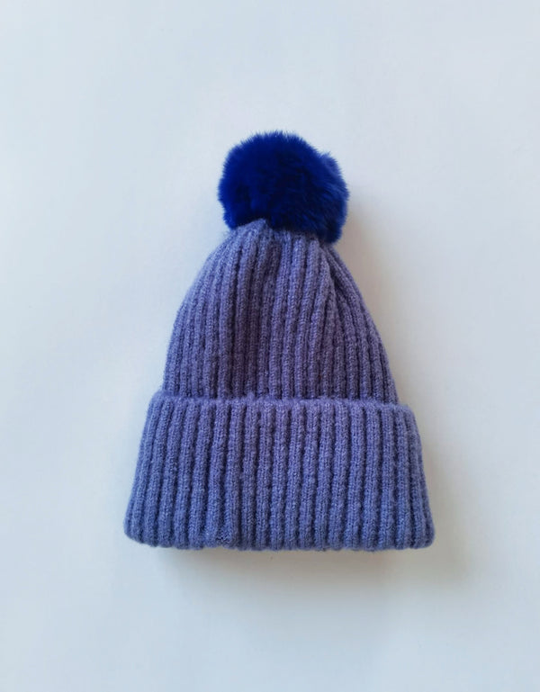 Gorro de invierno con borla