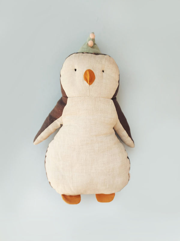 Peluche pingüino cumpleañero de lino